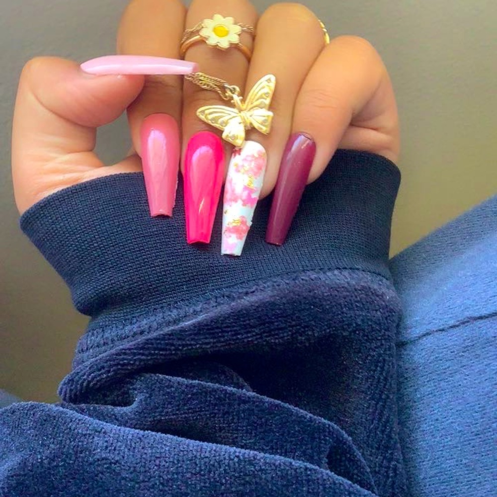 Press on nails